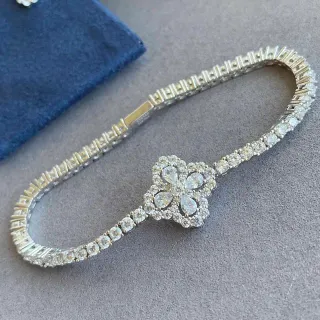 Silver White Pavé-Set Diamond-Style Stones Floral Quatrefoil Centerpiece Bracelet