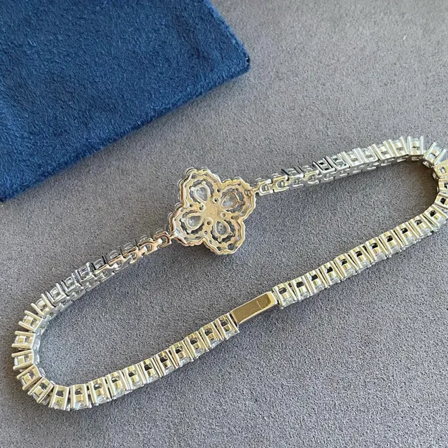 Silver White Pavé-Set Diamond-Style Stones Floral Quatrefoil Centerpiece Bracelet 2