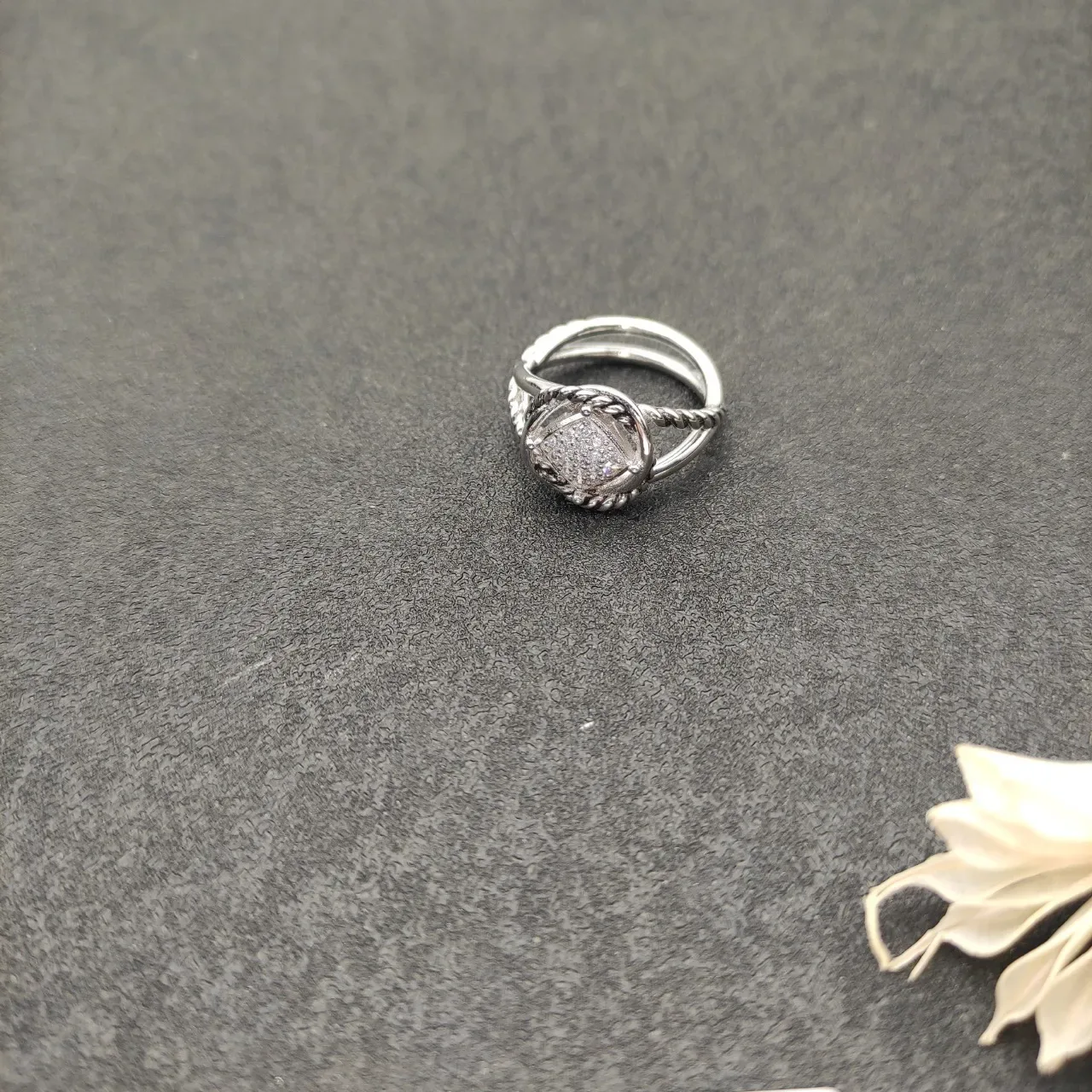 Silver White Pavé-Set Square Face Twisted Rope-Style Band Ring 8