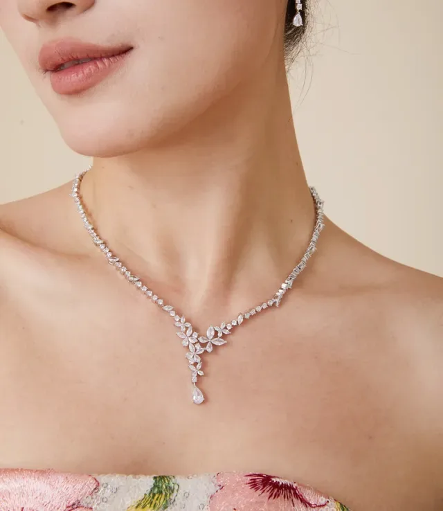 Silver White V-Neck Floral Pendant Marquise And Round Brilliant-Cut Stones Necklace 7