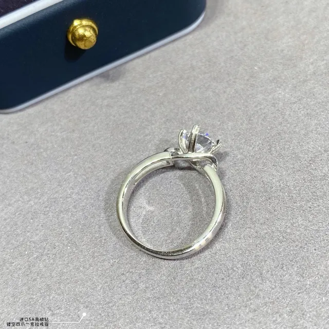 Solitaire Round Cut Four-Prong Setting Ring 2