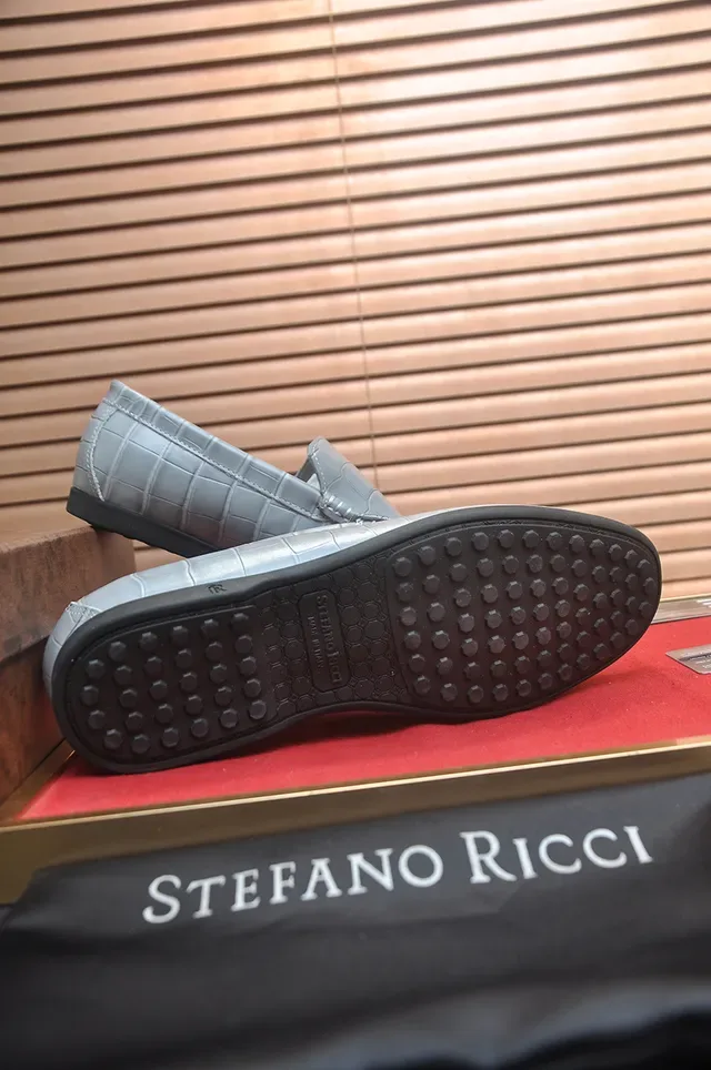 Stefano Ricci Mocassim Cinza Preto Couro Croc-Embossed Stud Logo Metal 3