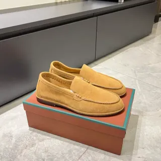 Loafers de camurça tan com alça penny