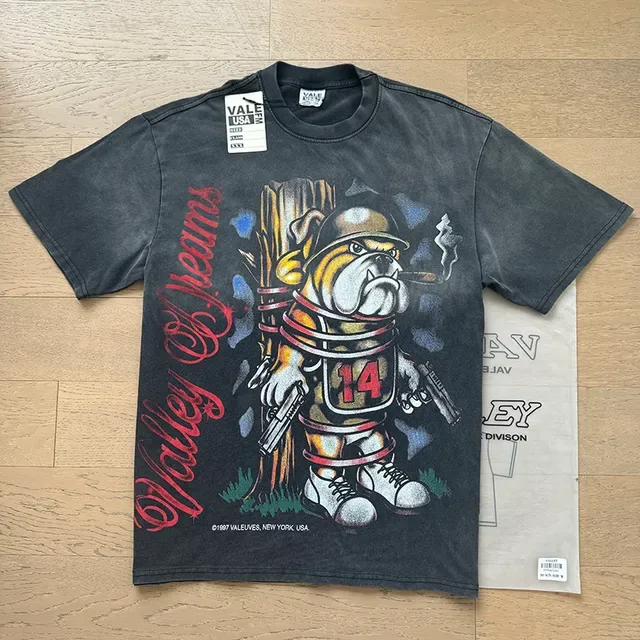 Vale Livres Graphic-Print Distressed Charcoal T-Shirt 3