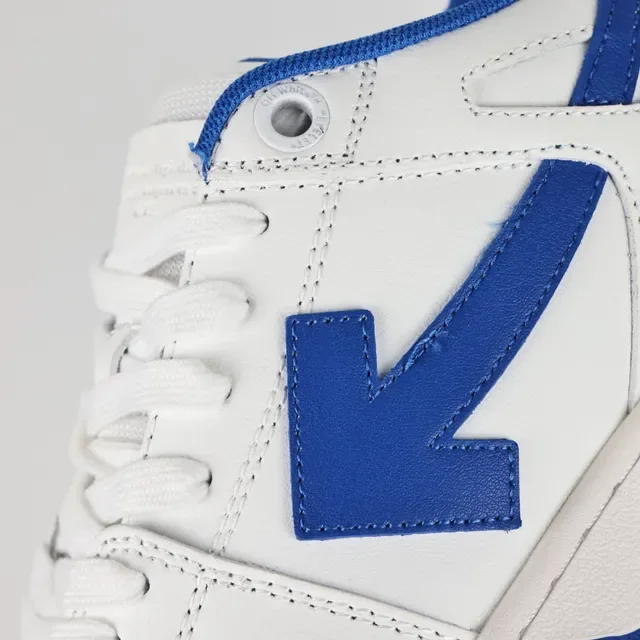 Sneaker Low-Top Blanc et Bleu Arrow-Logo 6