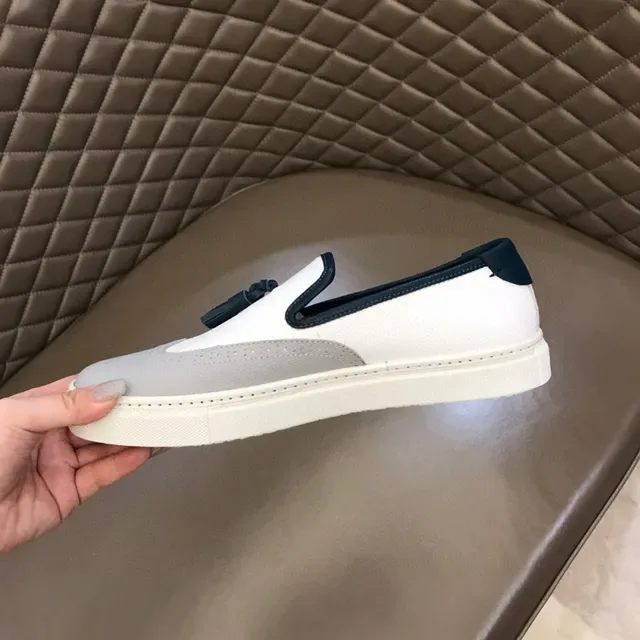 Mocassins à enfiler blanc et gris avec glands 3