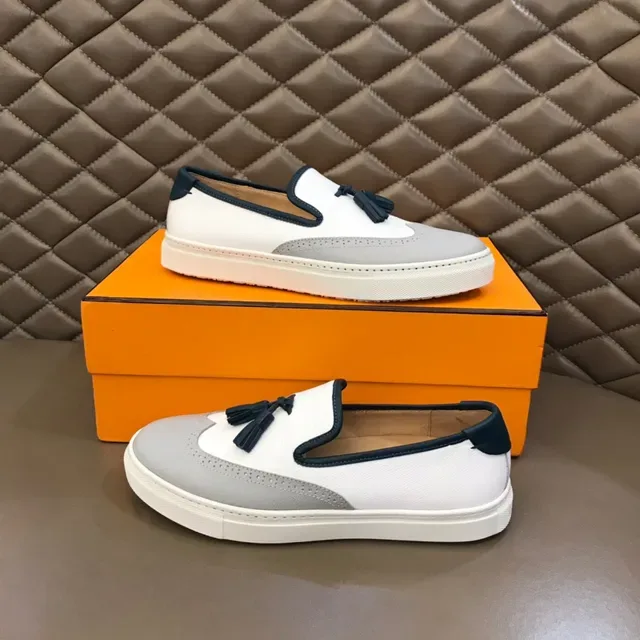 Mocassins à enfiler blanc et gris avec glands 5