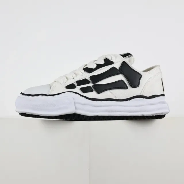 White Black Canvas Upper Asymmetrical Overlays Lifestyle Sneakers 9