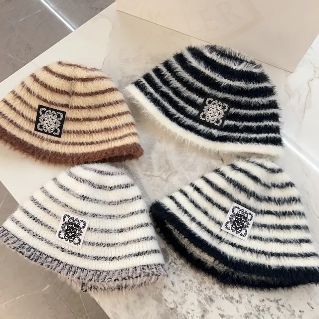 Chapéu bucket branco preto listrado fofinho de malha 10