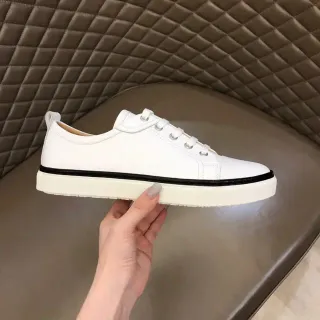 白色仿皮低帮系带生活休闲鞋