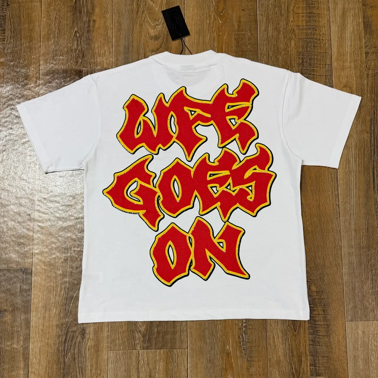 Camiseta de cuello redondo con estampado gráfico blanca y roja 2