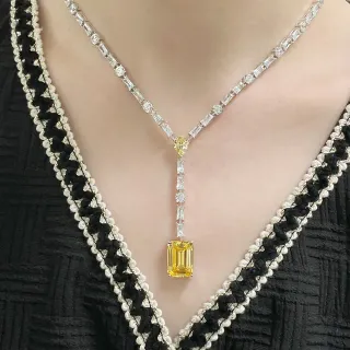 হলুদ রূপালী V-Chain Emerald-Cut Pendant Necklace