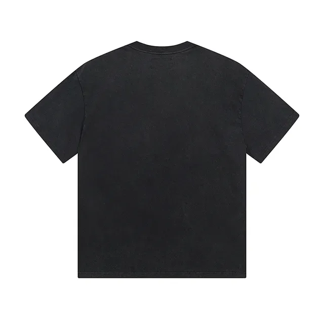 Camiseta Godspeed preta e vermelha com estampa gráfica de motivo esqueleto 3