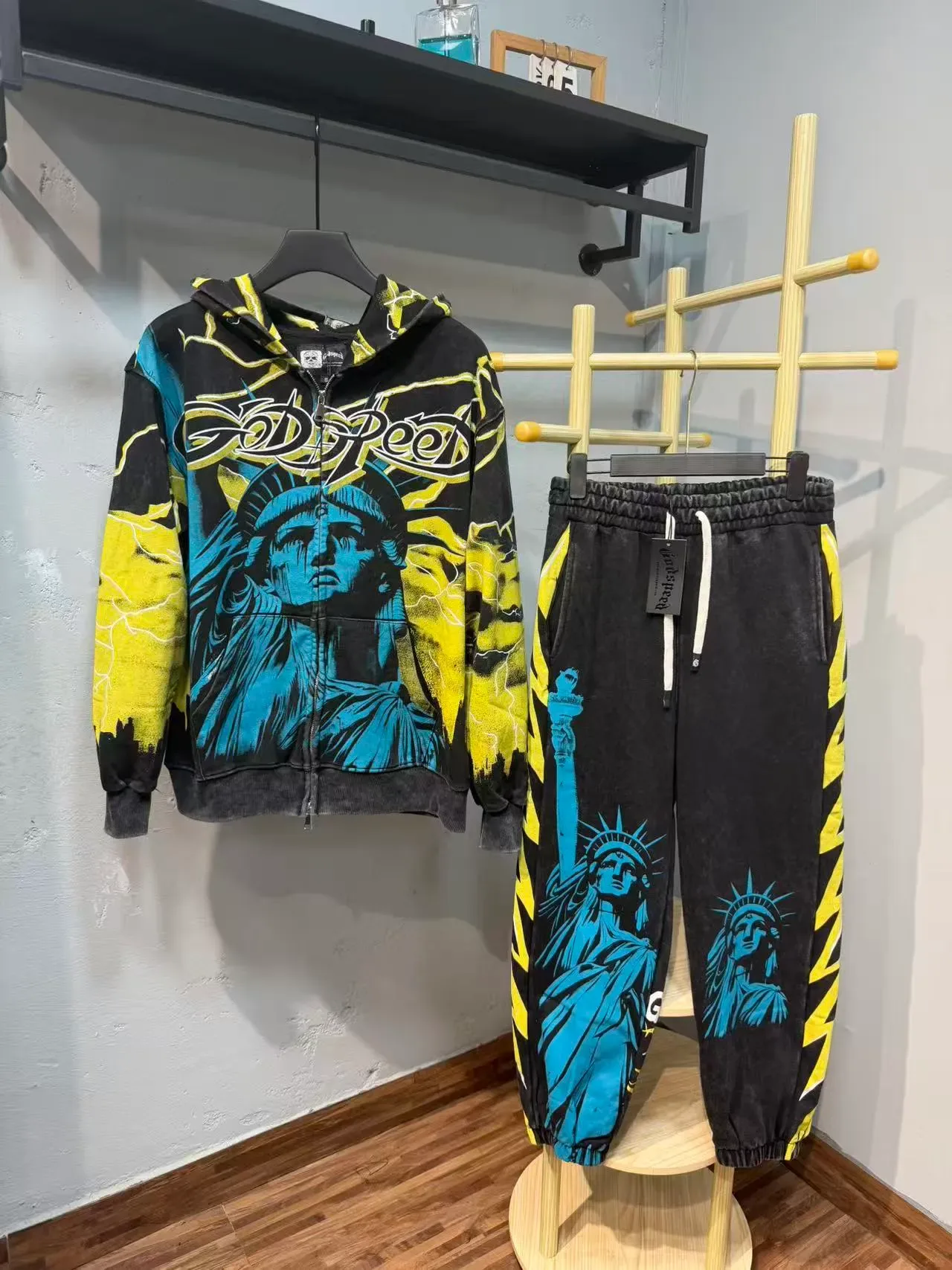 Godspeed Noir Jaune Imprimé Graphique Motif Éclair Ensemble Sportif 4