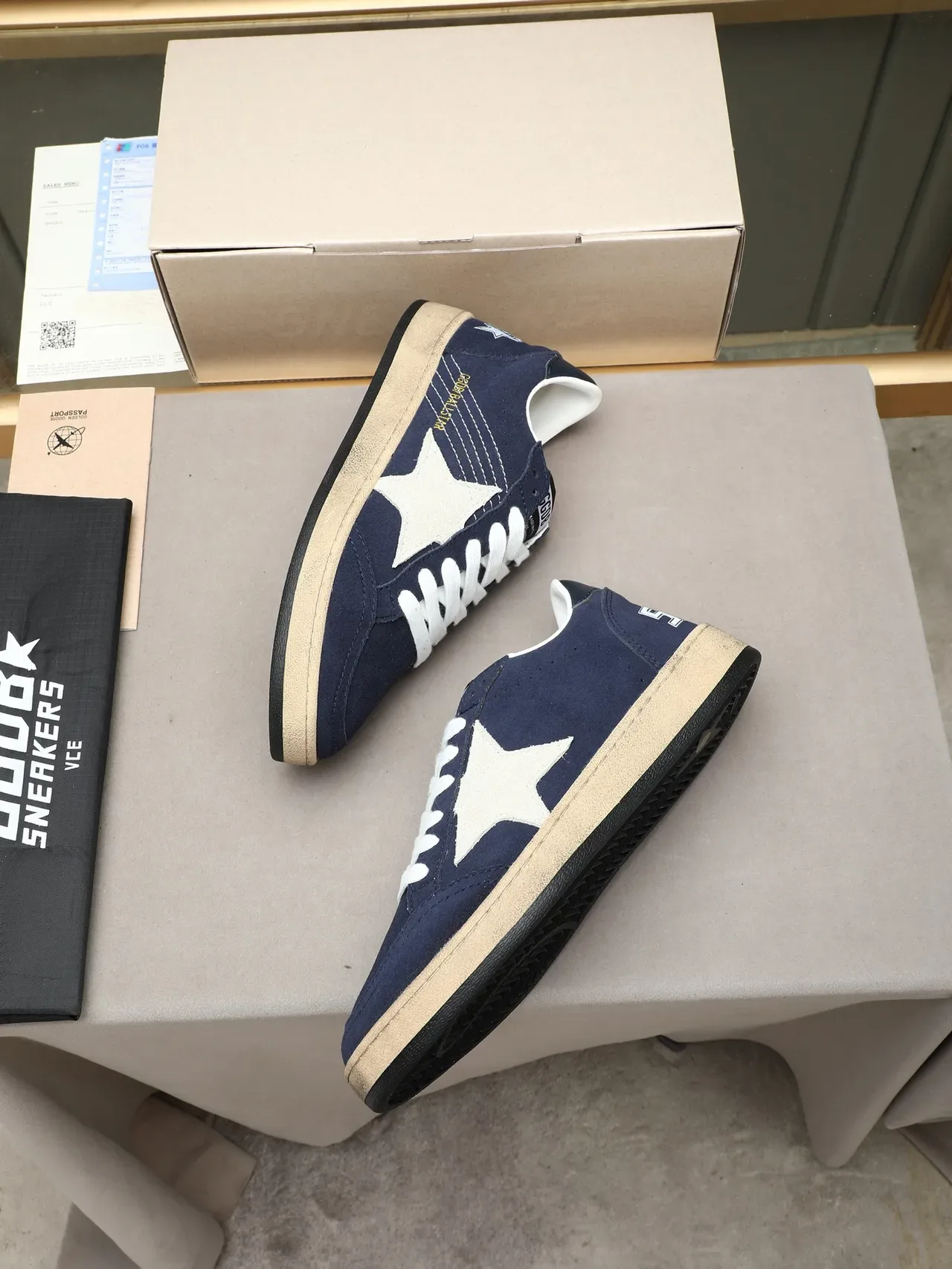 Golden Goose Ballstar নেভি সুয়েড স্টার লোগো লাইফস্টাইল স্নিকার 2