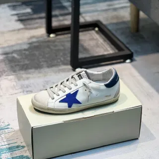 Golden Goose Superstar Desgastado Branco e Navy Lifestyle Sneakers