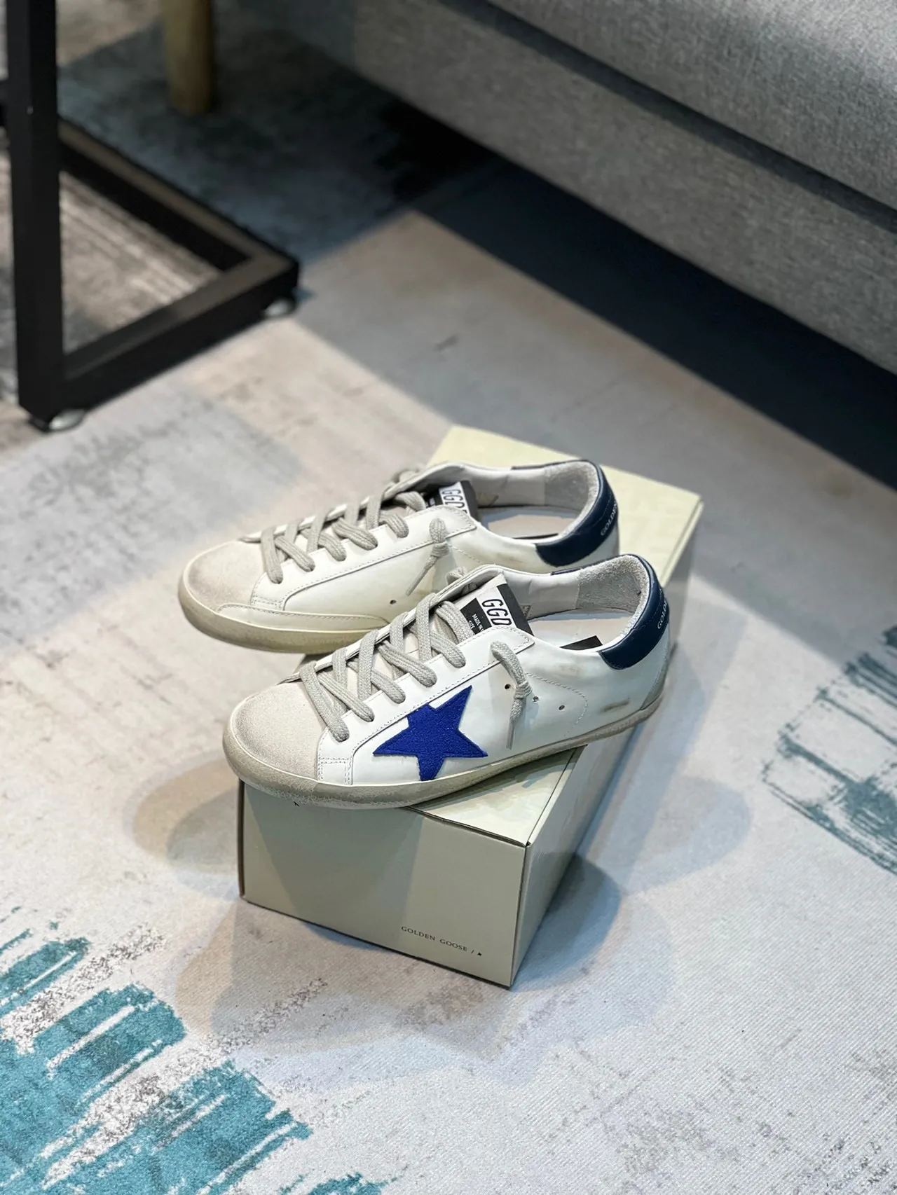 Golden Goose Superstar Desgastado Branco e Navy Lifestyle Sneakers 5