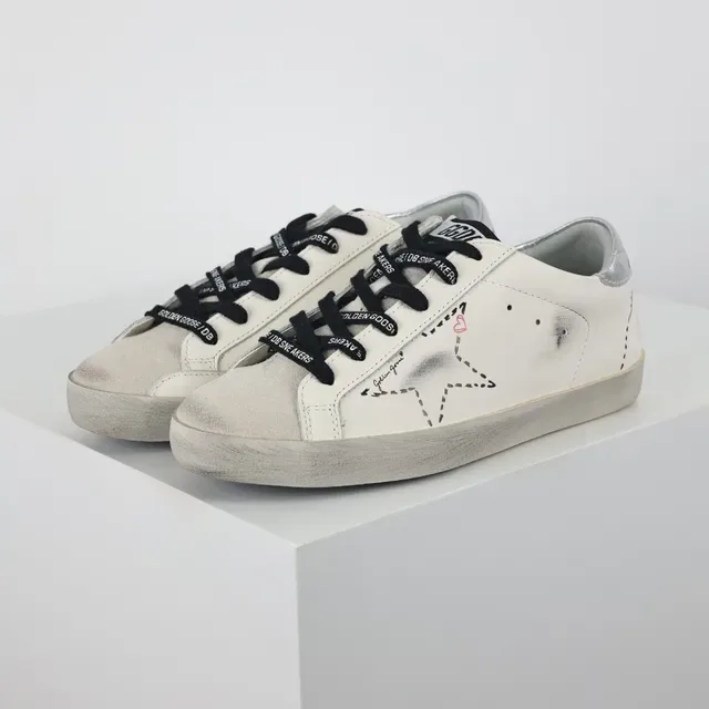 Golden Goose Superstar حذاء رياضي أسلوب حياة من جلد أبيض متضرر 2