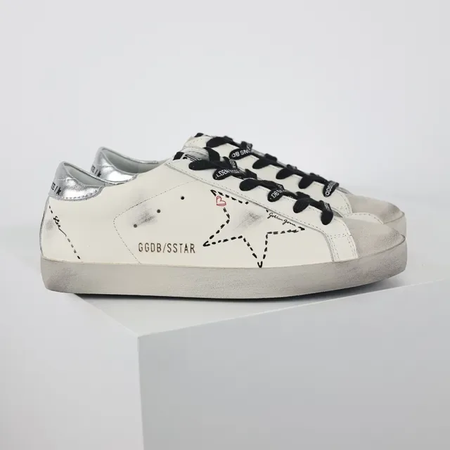 Golden Goose Superstar حذاء رياضي أسلوب حياة من جلد أبيض متضرر 3