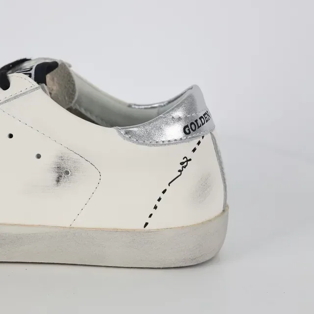 Golden Goose Superstar حذاء رياضي أسلوب حياة من جلد أبيض متضرر 4