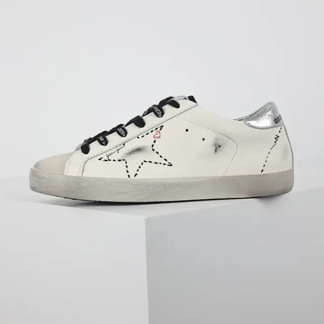 Golden Goose Superstar حذاء رياضي أسلوب حياة من جلد أبيض متضرر 9