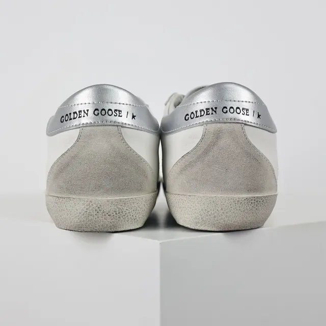 Golden Goose Superstar Zapatillas Lifestyle De Cuero Blanco Desgastadas 8