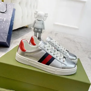 Gucci Ace 金属银色网状条纹生活方式运动鞋