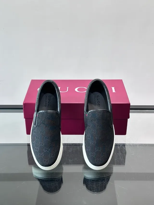 Gucci Ace स्लिप-ऑन काला मॉनोग्राम कैनवास सफेद सोल लाइफस्टाइल स्नीकर 4