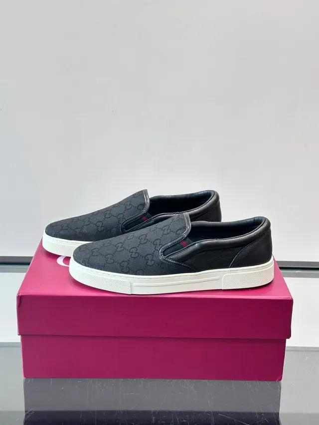 Gucci Ace स्लिप-ऑन काला मॉनोग्राम कैनवास सफेद सोल लाइफस्टाइल स्नीकर 5