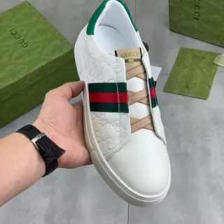 Gucci Ace أبيض أخضر أحمر Web Strap Lifestyle Sneakers