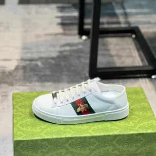 Gucci Ace أبيض أخضر أحمر Web Stripe Bee Embroidery Lifestyle Sneakers