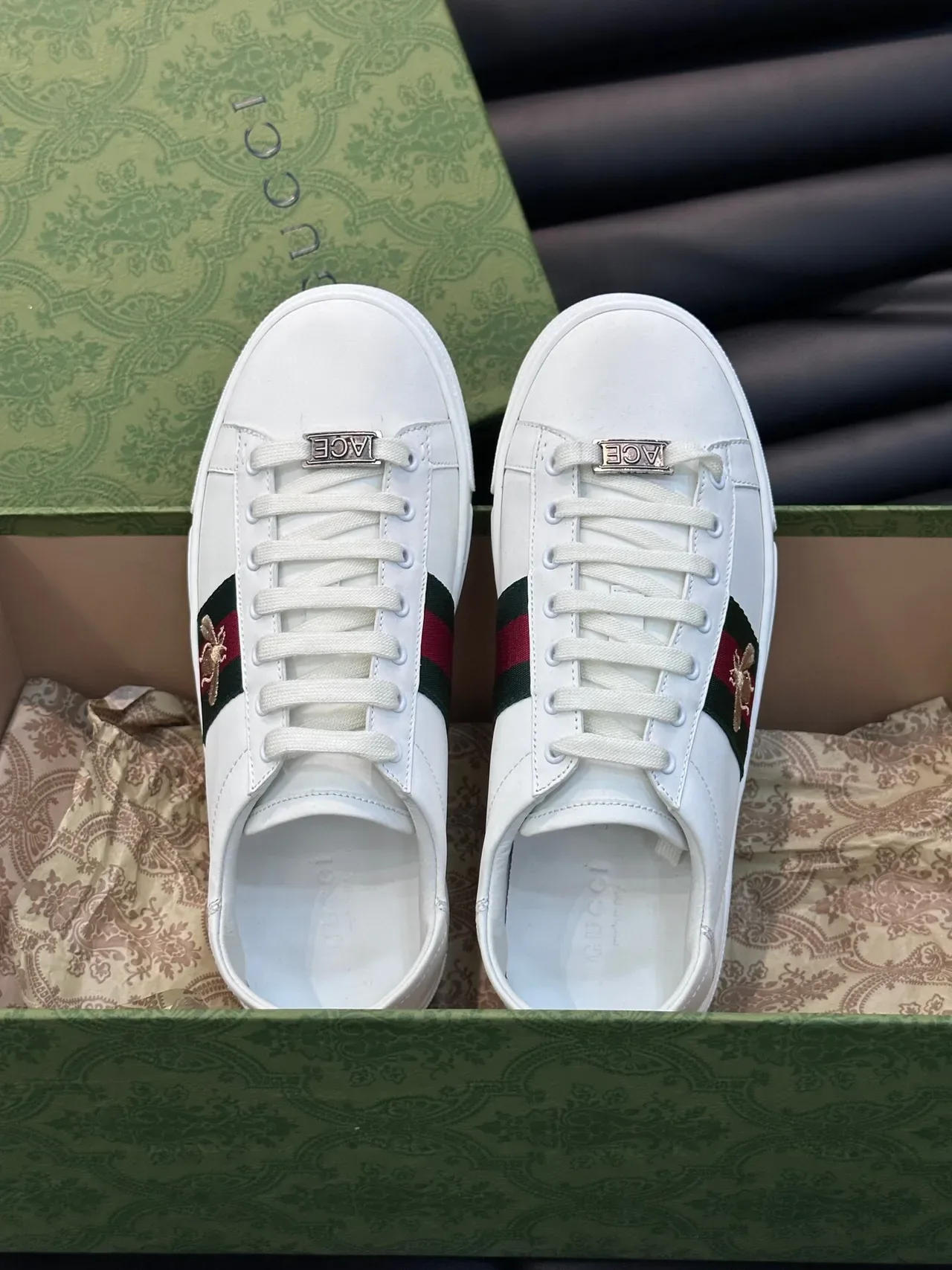 Gucci Ace أبيض أخضر أحمر ويب سترايب تطريز نحلة أسلوب حياة حذاء رياضي 4