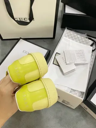Gucci Ace حذاء رياضي أصفر مثقوب لوجو أسلوب حياة 4
