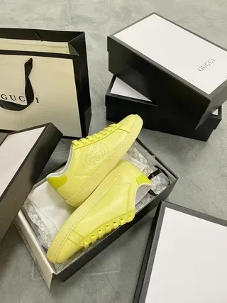 Gucci Ace حذاء رياضي أصفر مثقوب لوجو أسلوب حياة 7