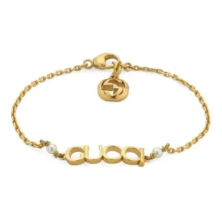 Gucci Alphabet Collection Cadena Dorada Blanca Interlocking G Charm Pulsera