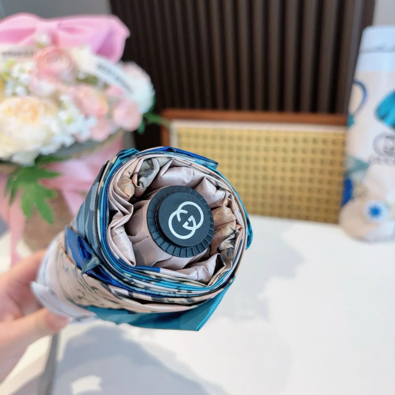 Gucci 米色蓝印花图案奢华配件手袋 5