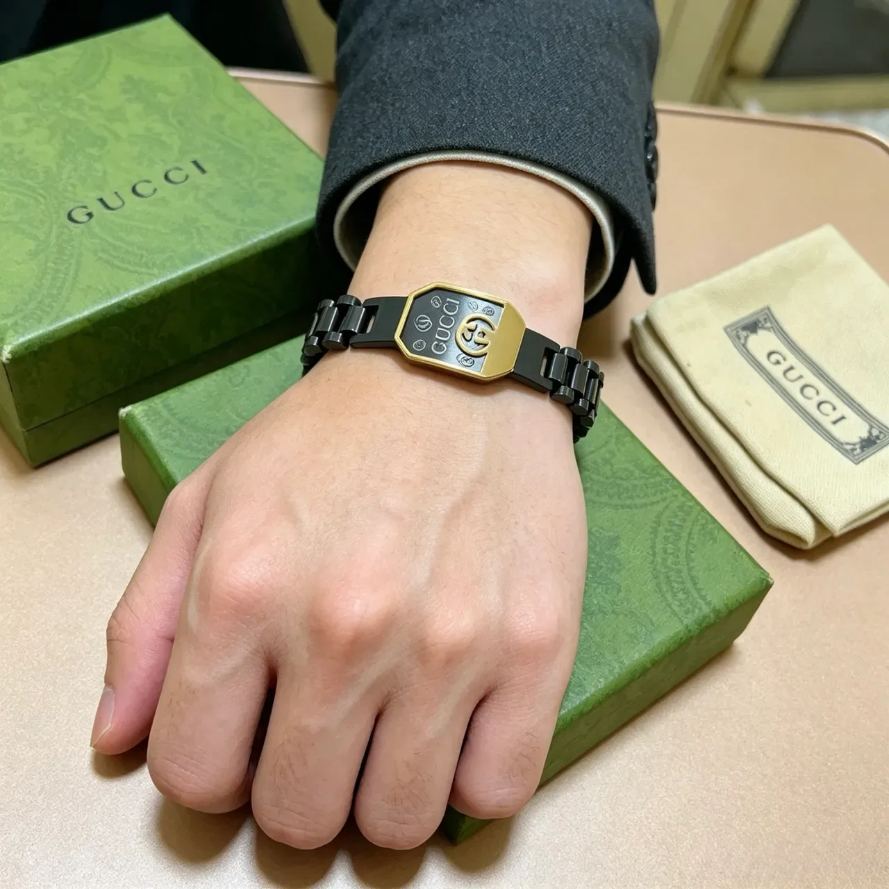 Gucci Black Ceramic and Gold-Tone Interlocking G Bracelet 8
