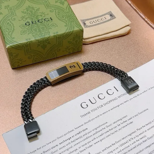Gucci Pulseira Corrente de Elos Metal Oxidado Preto e Dourado 5