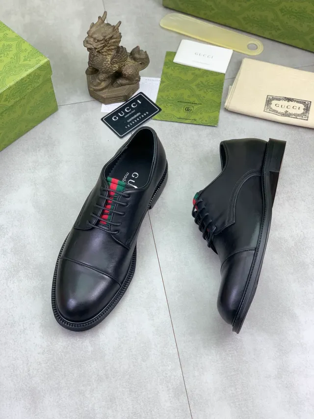 Gucci Chaussures Oxford Noir Multicolore à Bout Cap Semelle en Caoutchouc et Coutures en Caoutchouc 5