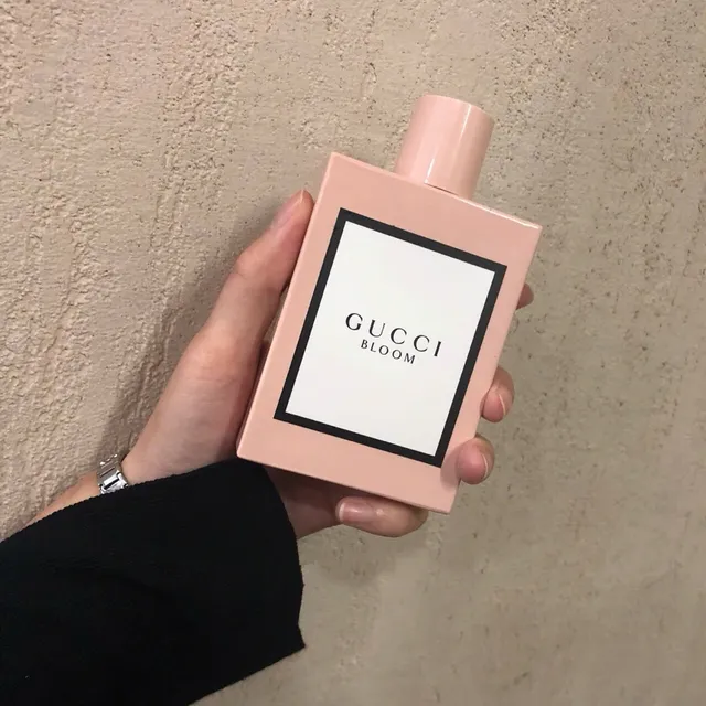 Gucci Bloom Perfume de vidro rosa pálido 2