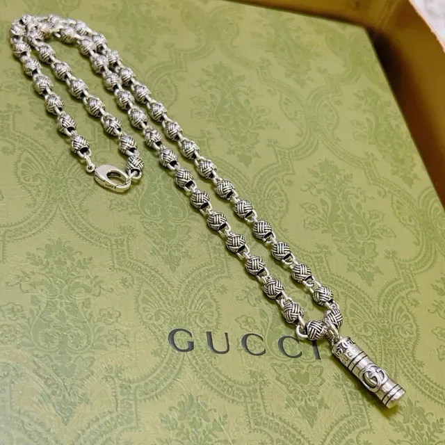 Gucci Collier Chaîne Tressée Pendentif Cylindrique 4