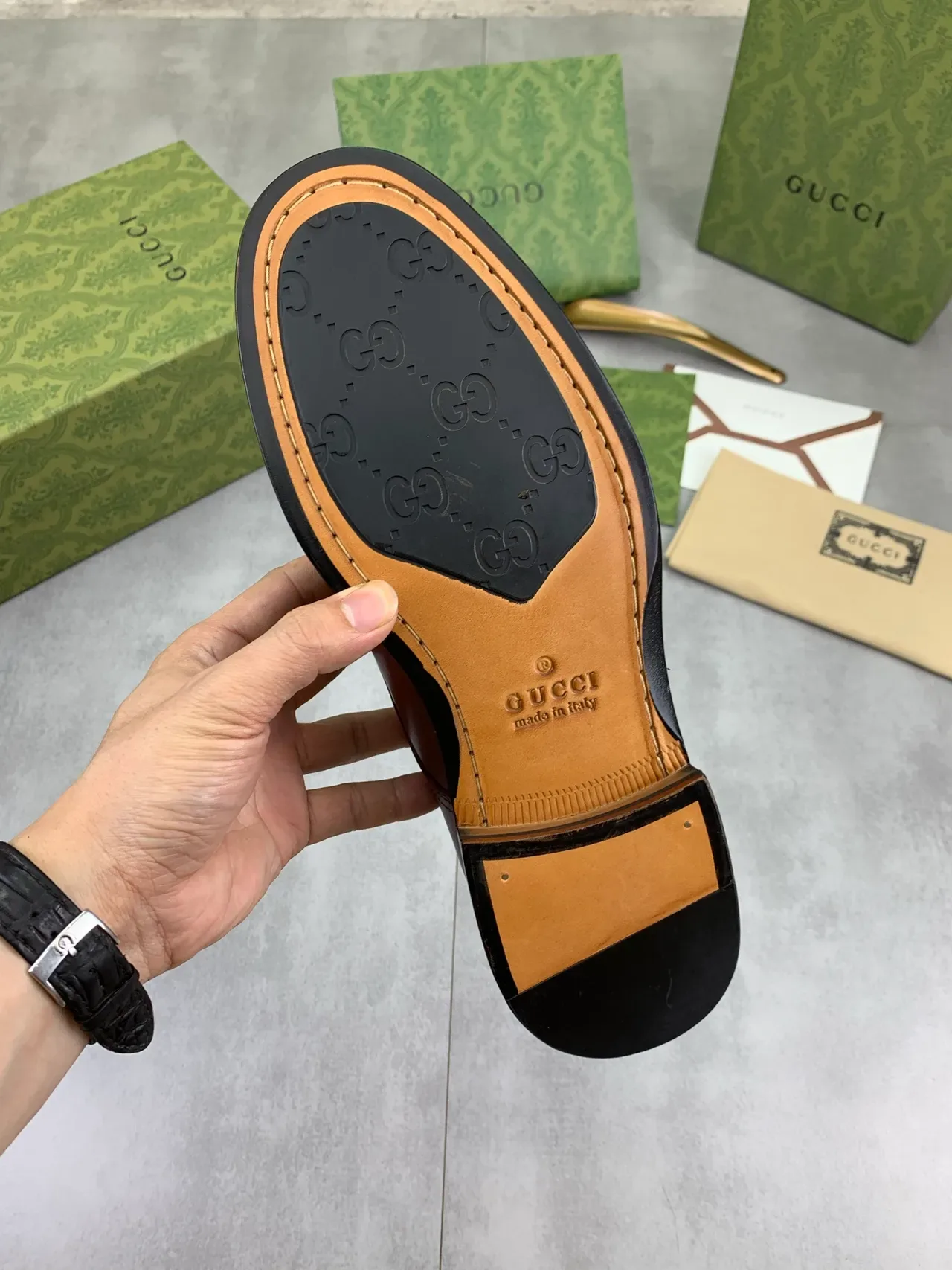 Gucci भूरा काला कैप टू चिकना चमड़ा ऑक्सफोर्ड जूते 3