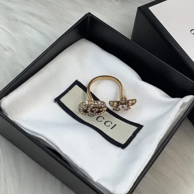 Bague Gucci Cristaux incrustés avec motif floral et double G en ton doré 2