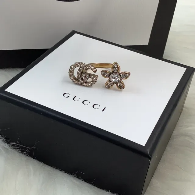 Bague Gucci Cristaux incrustés avec motif floral et double G en ton doré 5