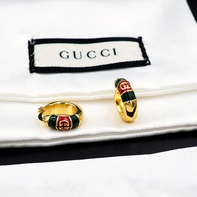Pendientes de aro Gucci con rayas de esmalte y G entrelazada 11