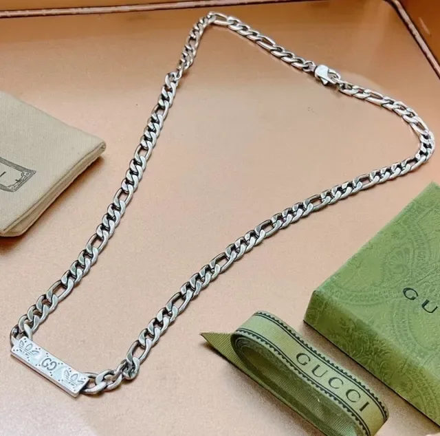 Gucci Figaro-Link Engraved Plaque Necklace 6