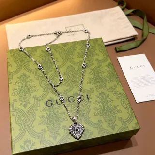Gucci ফ্লোরাল আই সিলভার ব্ল্যাক চেইন সানবার্স্ট পেন্ডেন্ট নেকলেস