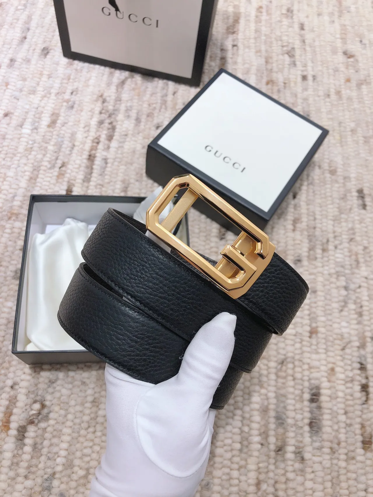Gucci G-Buckle Cinto de Couro Preto Texturizado 5