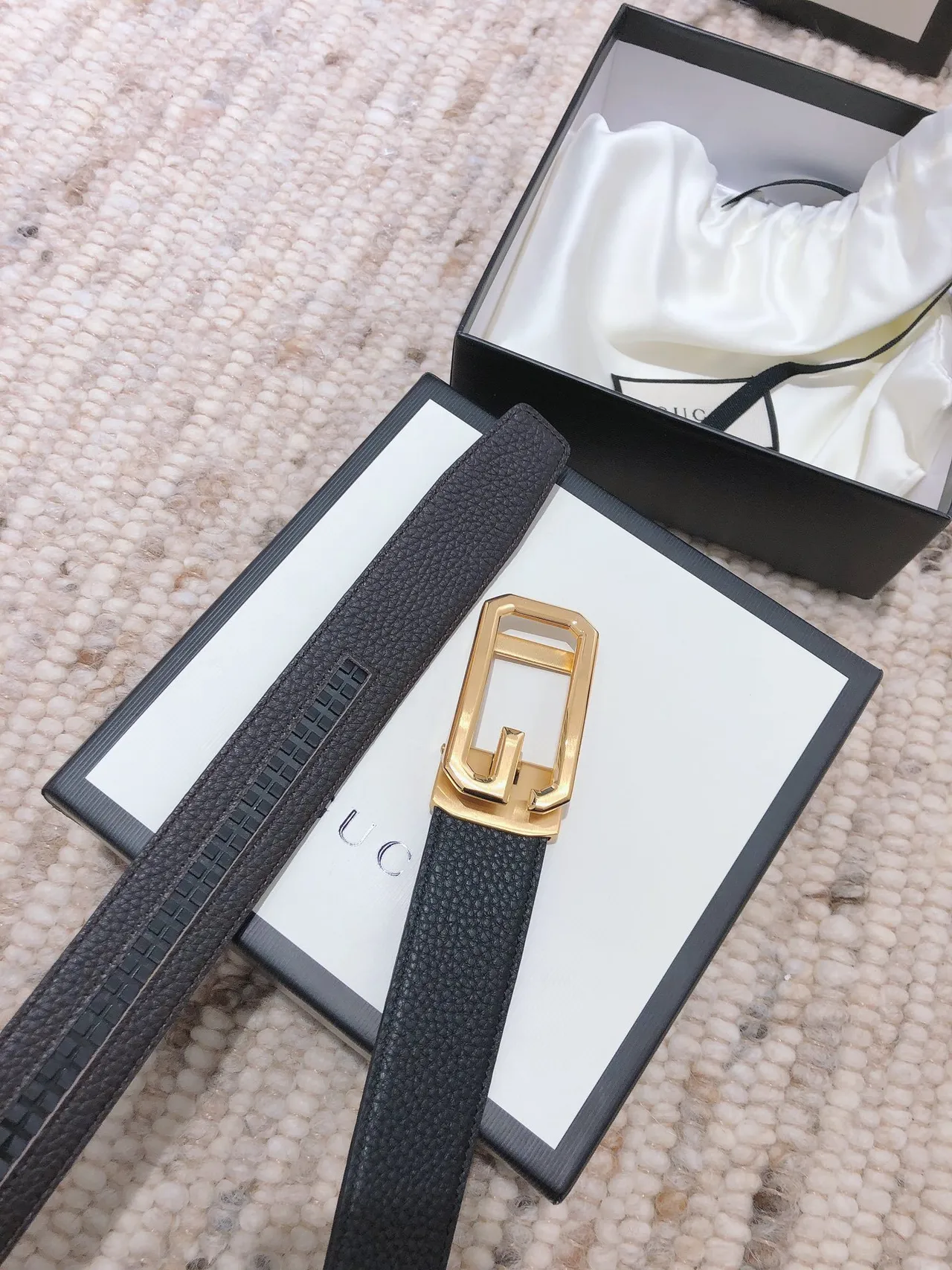 Gucci G-Buckle Cinto de Couro Preto Texturizado 8