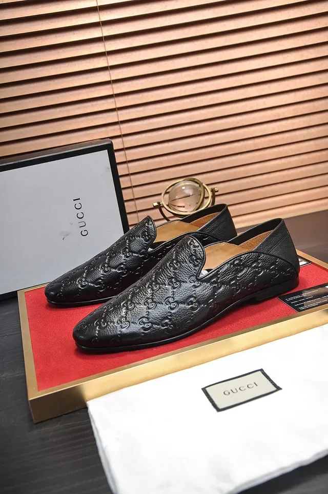 Gucci GG Marmont Black Beige Embossed Monogram Smooth Leather Loafer 8